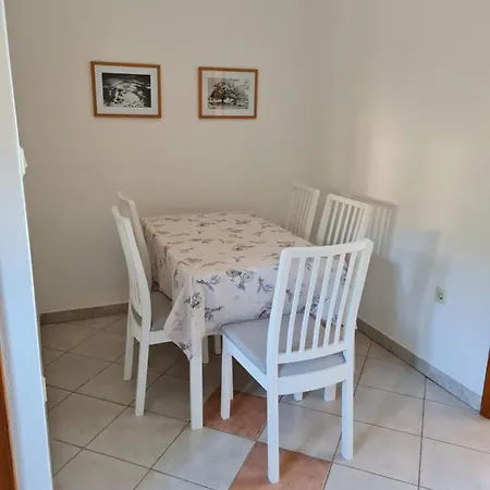 Adria Arba דירה